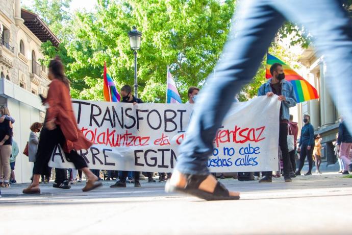 Concentración contra las agresiones trans en Vitoria.