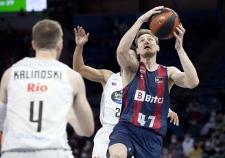 Kurucs penetra a canasta en el partido liguero ante el Río Breogán.