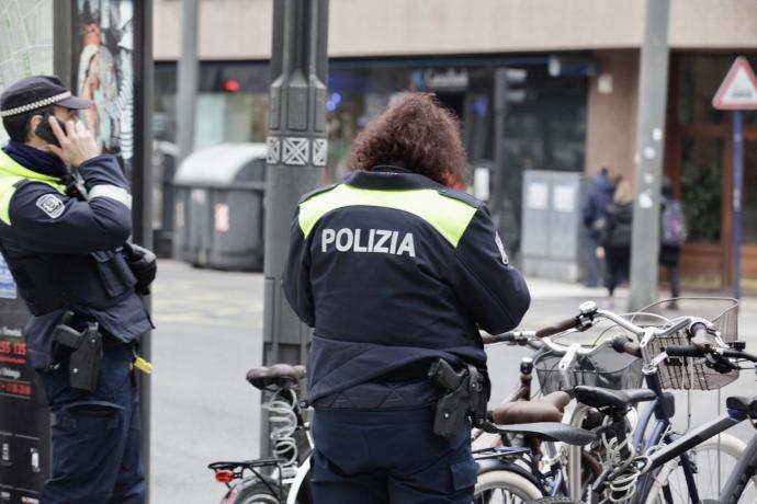 Agentes de la Policía Municipal patrullando.