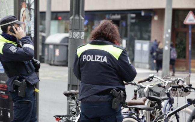 Agentes de la Policía Municipal patrullando.