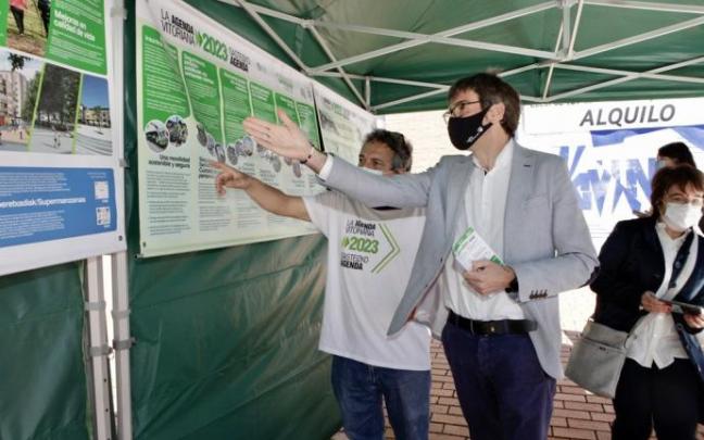 El alcalde presenta la Agenda Vitoriana 2019-2023 en Zabalagana.