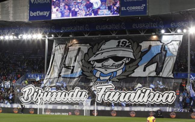 Iraultza 1921 y Tifo Ekintza volverán a dar color a Mendizorroza y piden a los aficionados entrar antes de las 21.00 horas al estadio Iraultza 1921 y Tifo Ekintza volverán a dar color a Mendizorroza y piden a los aficionados entrar antes de las 21.00 horas al estadio