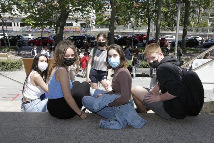 En la imagen que acompaña a estas líneas, Paula Llanes, Irati Martin, Telmo Egaña, Martina Fernández y Naia Lazarraga.