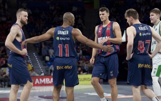 Granger intenta animar a sus cariacontecidos compañeros durante la derrota encajada ante el Joventut