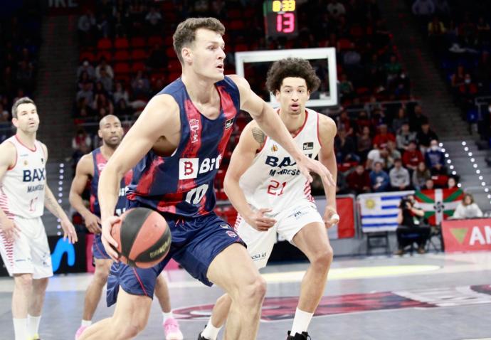 El neozelandés Wetzell firma un correcto estreno con el Baskonia en otra noche estelar de un Baldwin que está en el mejor momento del curso