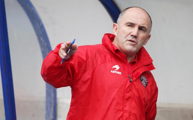 Axio Araña, entrenador del Ampo Ordizia en 2012