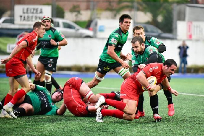 Oier Goia anotó tres ensayos ante El Salvador.