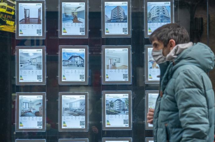 Las hipotecas para comprar viviendas se desploman en Euskadi un 33 % en junio