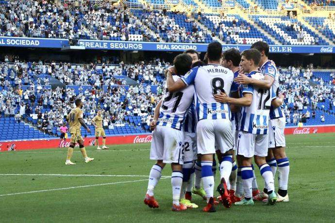 La Real festeja el gol de Barrenetxea contra el Levante el pasado agosto