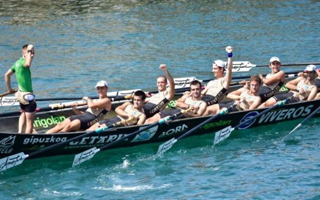 La trainera de Getaria celebra uno de sus triunfos La trainera de Getaria celebra uno de sus triunfos