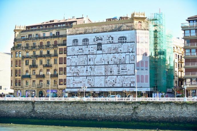 Un edificio en rehabilitación en el paseo de Ramón María Lilí.