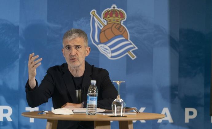 Roberto Olabe, durante una comparecencia ante los medios