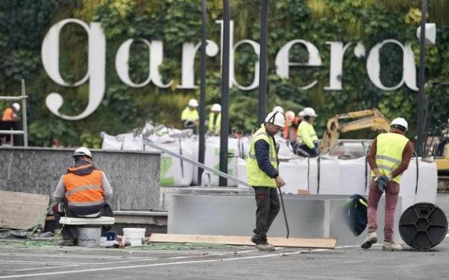 Trabajadores en la nueva zona de Garbera, este viernes. Trabajadores en la nueva zona de Garbera, este viernes.