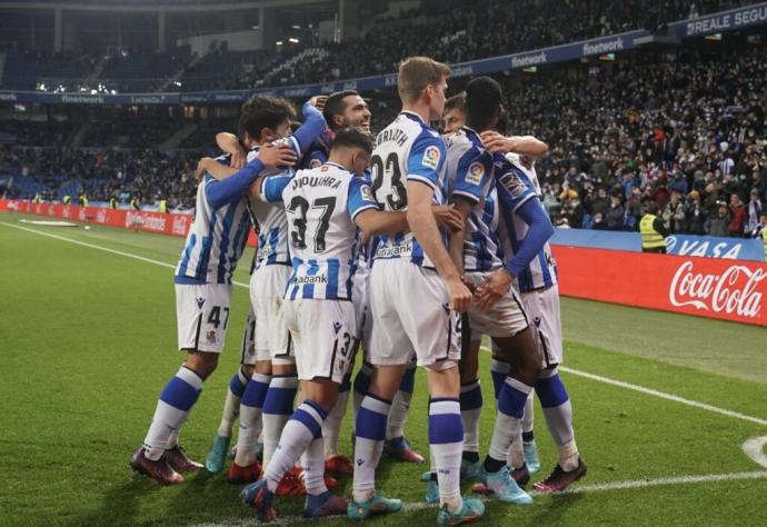 Los jugadores celebran el gol de Isak el pasado lunes contra el Espanyol