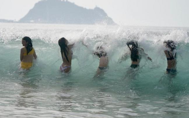 Euskadi atraviesa una ola de calor, con temperaturas por encima de los 35º. Euskadi atraviesa una ola de calor, con temperaturas por encima de los 35º.