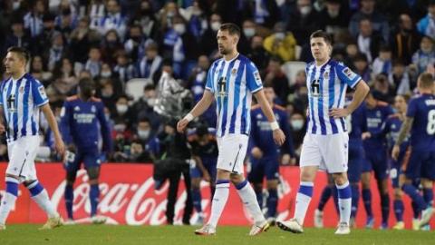 Gorosabel, Januzaj y Zubeldia, tras un gol del Madrid. Gorosabel, Januzaj y Zubeldia, tras un gol del Madrid.