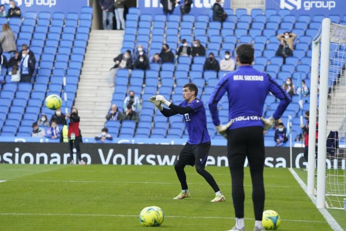 Ryan y Remiro, en el calentamiento.