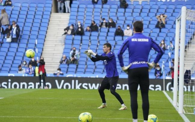 Ryan y Remiro, en el calentamiento.