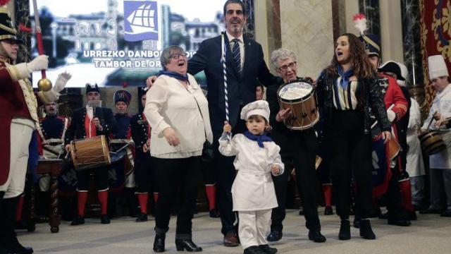 Rosa García, de Stop Desahucios, recibió el Tambor de Oro en 2019.