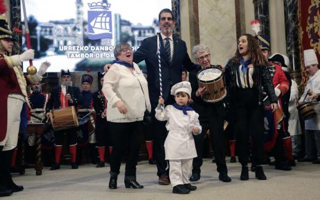 Rosa García, de Stop Desahucios, recibió el Tambor de Oro en 2019.