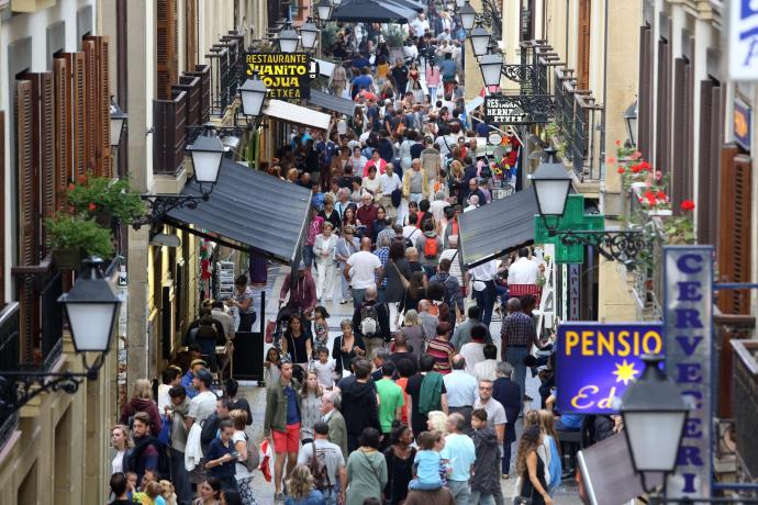 La Parte Vieja, uno de los puntos neurálgicos del pintxo donostiarra.