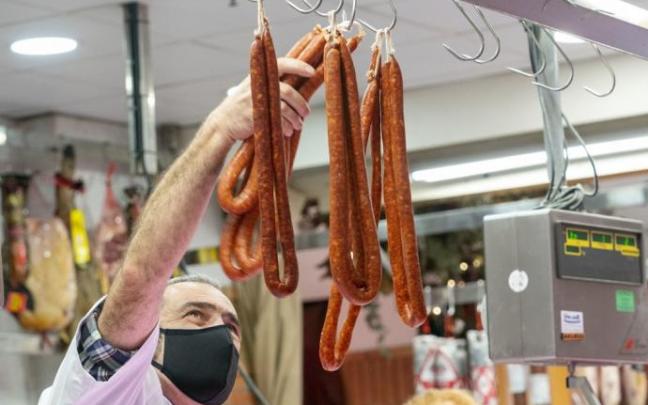 Las ventas de txistorra, pendientes de si se celebra o no Santo Tomás.