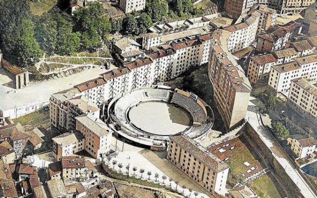 Vista aérea de la plaza de toros y su entorno, antes del desarrollo urbanístico de Ipurua. Foto: Ego-Ibarra Vista aérea de la plaza de toros y su entorno, antes del desarrollo urbanístico de Ipurua. Foto: Ego-Ibarra