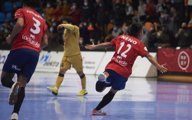 Neno celebra su gol Neno celebra su gol