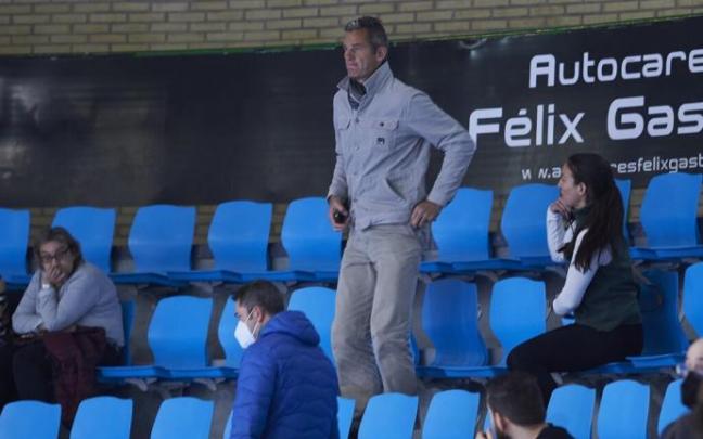 Iñaki Urdangarin apoyando a su hijo Pablo. Iñaki Urdangarin apoyando a su hijo Pablo.