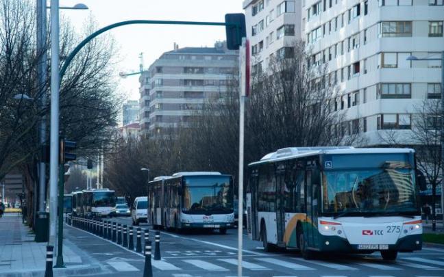 Varias villavesas pasan por Pio XII