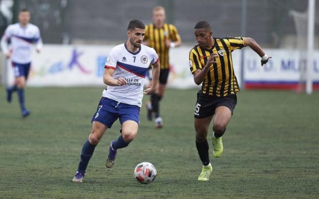 Barace, en un lance del encuentro ante el Barakaldo
