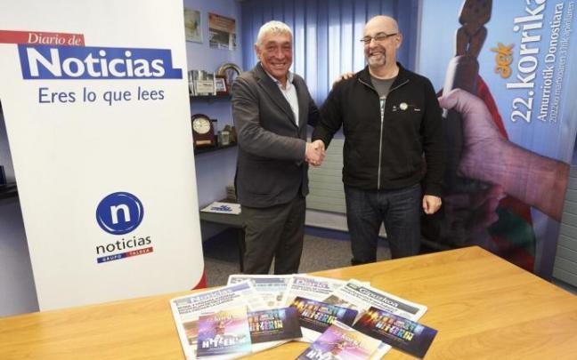 Joseba Santamaria, director de Diario de Noticias, en representación del Grupo Noticias, y Asier Amondo, este jueves en Iruña.
