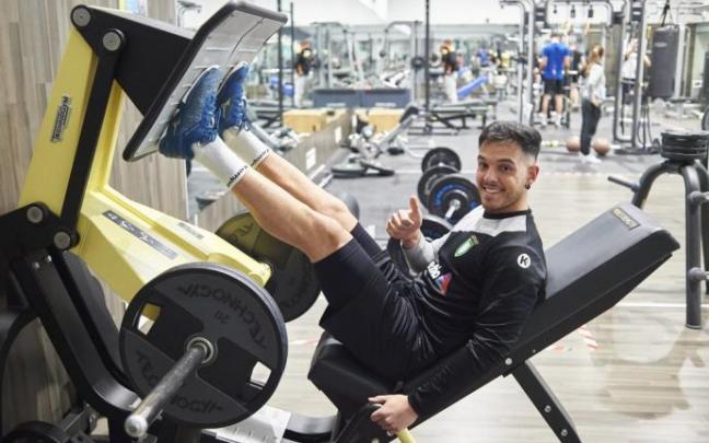 Ander Torriko, ejercitándose en el gimnasio de Anaitasuna.