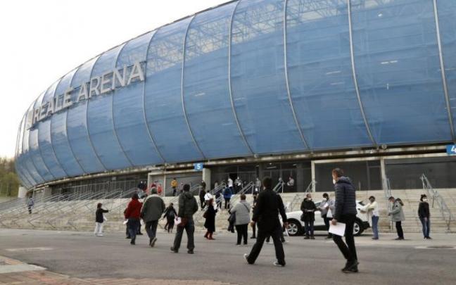 Exterior del estadio, que será reurbanizado.