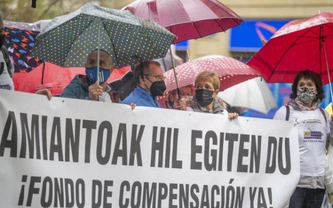 Concentración de la asociación Asviamie en Donostia