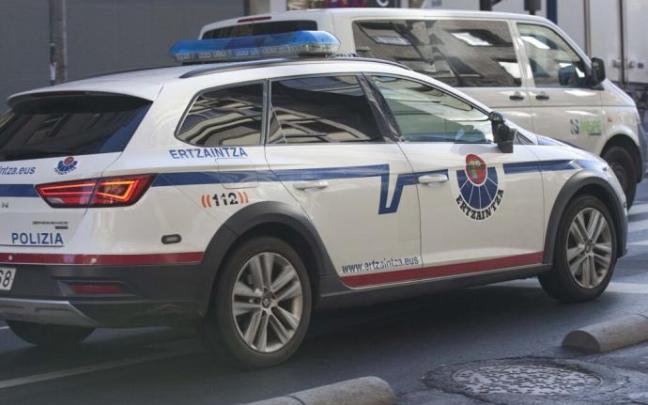 Patrulla de la Ertzaintza.