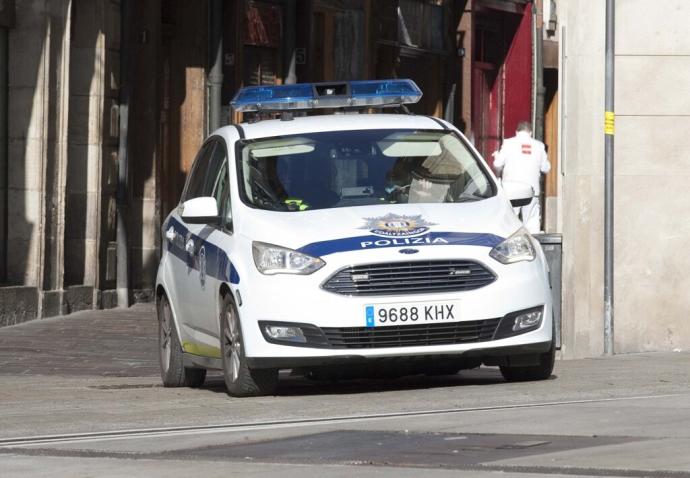 Una patrulla de la Policía Local de Vitoria.