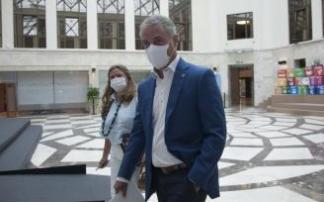 Iñigo Urkullu junto a la consejera de Salud Gotzone Sagardui