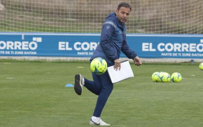 Javi Calleja, durante el entrenamiento de ayer en Ibaia.