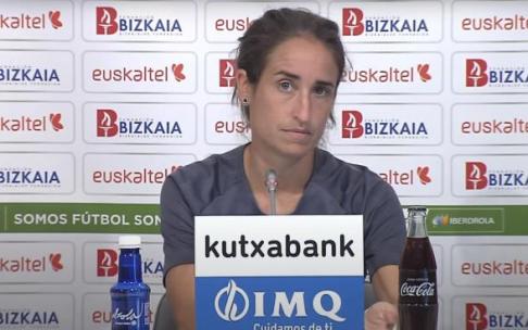 Iraia Iturregi, entrenadora del primer equipo femenino del Athletic Club.