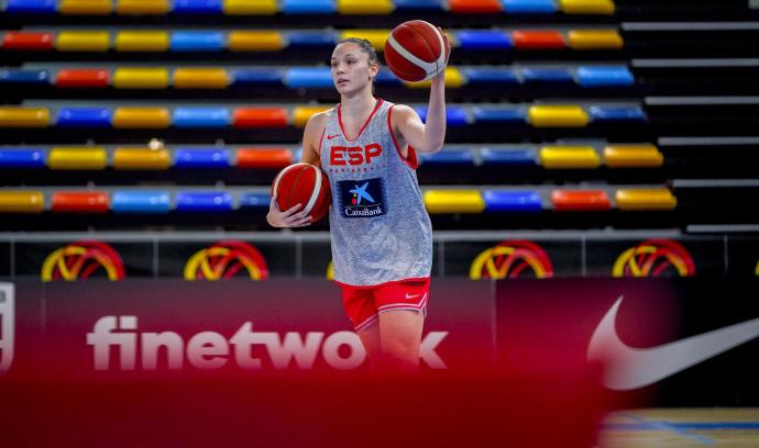 Irati Etxarri, con la selección absoluta