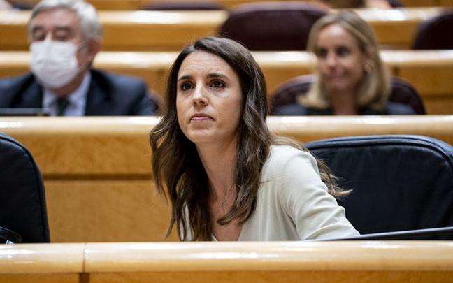La ministra de Igualdad, Irene Montero, en una sesión de control al Gobierno en el Senado. La ministra de Igualdad, Irene Montero, en una sesión de control al Gobierno en el Senado.