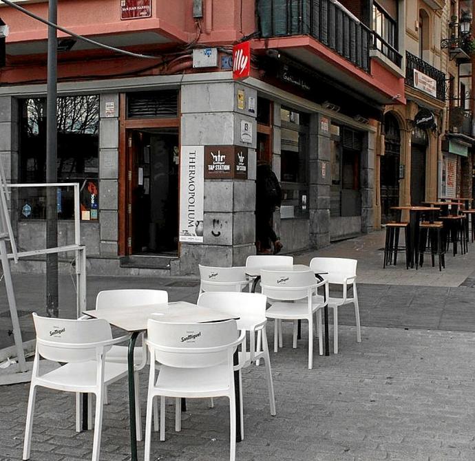 La terraza del bar Gaztelumendi, en la plaza San Juan.