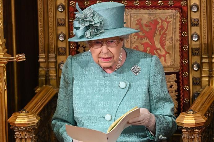 Isabel II tiene 95 años.