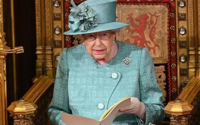 Isabel II tiene 95 años.