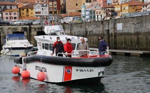 La "Itsas-Lagun", en su presentación en el puerto de Bermeo La "Itsas-Lagun", en su presentación en el puerto de Bermeo
