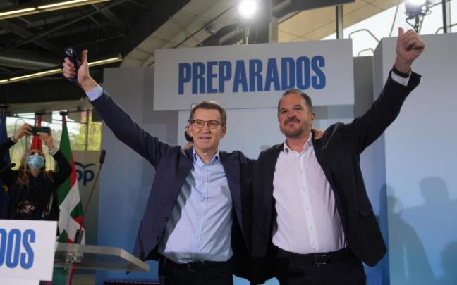 Iturgaiz, junto a Feijóo. Iturgaiz, junto a Feijóo.