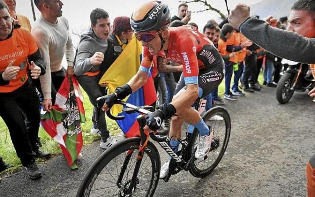 Pello Bilbao, en pleno esfuerzo. Foto: Bahrain /Sprint Cycling