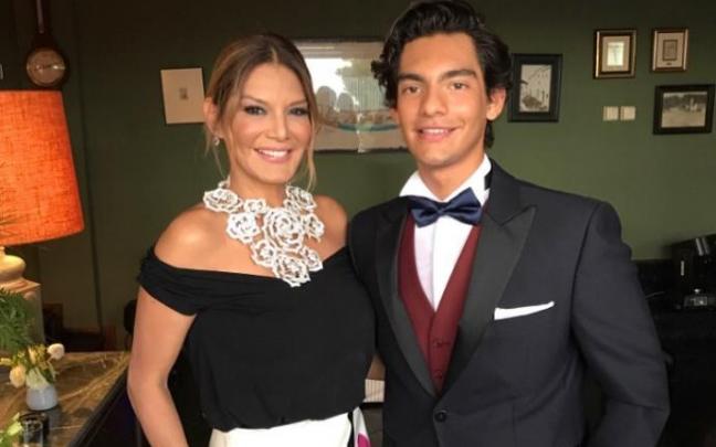 Ivonne Reyes, con su hijo Alejandro. Ivonne Reyes, con su hijo Alejandro.