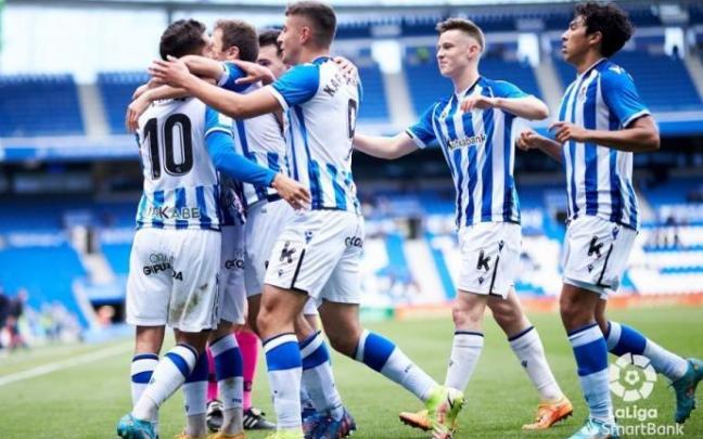 Jonathan Gómez, a la derecha, celebra un gol con sus compañeros del Sanse. Jonathan Gómez, a la derecha, celebra un gol con sus compañeros del Sanse.